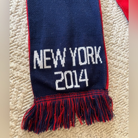 NY Red Bulls Soccer Scarf - Picture 7 of 7